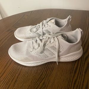 Adidas fluid flow white/silver tennis shoes